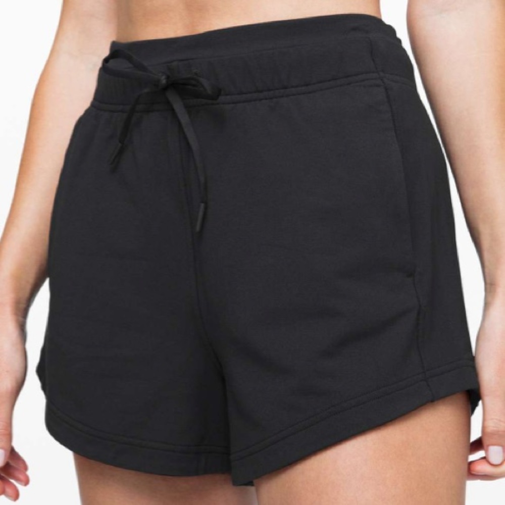 Lululemon inner glow shorts